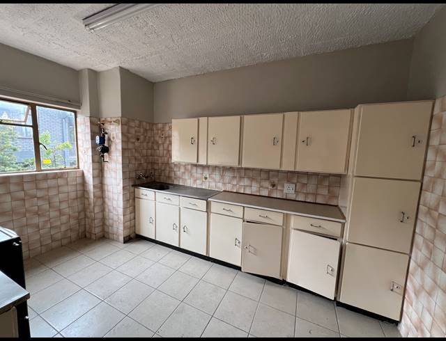1,338M² APARTMENT BLOCK FOR SALE IN POLOKWANE CENTRAL